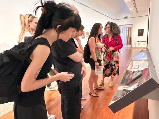 📷 Voltámos ao @museunacionalsoaresdosreis! 🎞️ Desta vez, para mergulhar no universo da incrível Aurélia de Sousa! 🖤Foi um privilégio ver de perto as fotografias de uma das grandes artistas da nossa história ✨Queres fazer parte? As inscrições para o Curso Profissional de Fotografia estão abertas. 👉 LINK NA BIO
